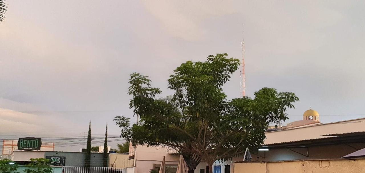 Pousada Romeiros Do Pai Eterno - Santuario Basilica De Trindade Trindade  Exterior foto